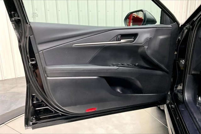 Used 2025 Toyota Camry SE FWD image 24