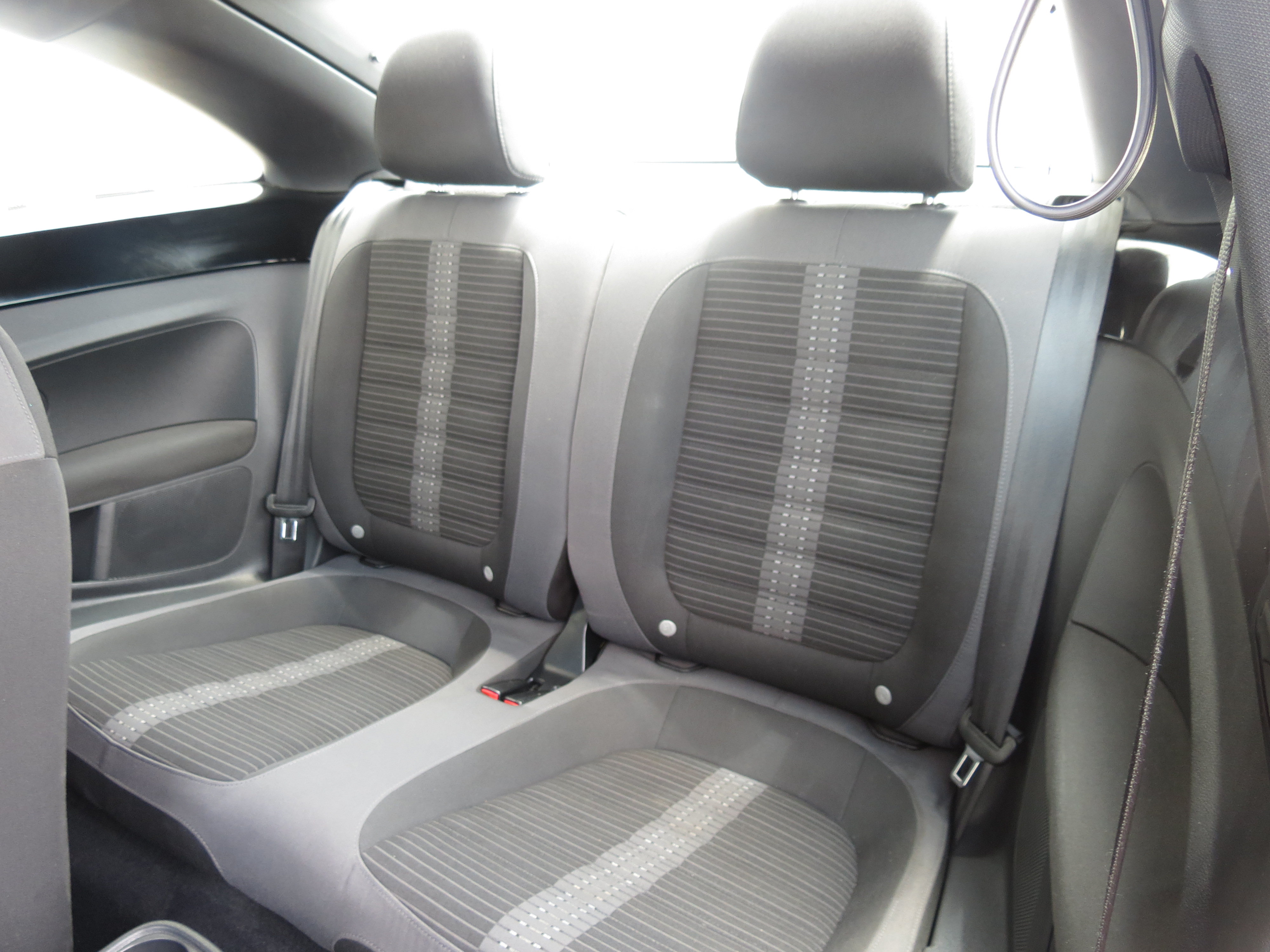 Used 2012 Volkswagen Beetle Turbo FWD image 22