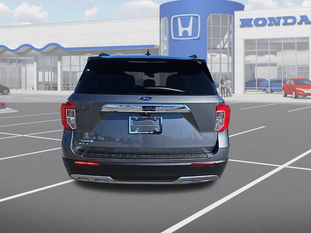 Used 2023 Ford Explorer XLT w/ Equipment Group 202A image 7