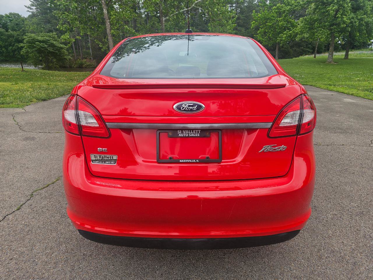 Used 2013 Ford Fiesta SE FWD image 7