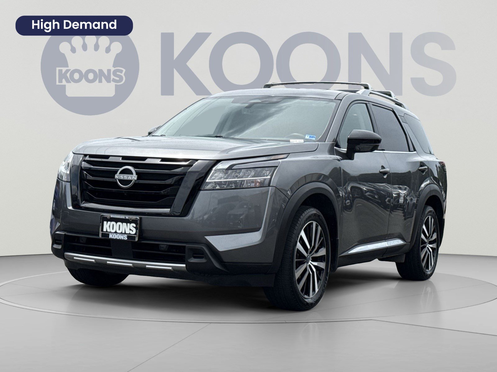 Used 2024 Nissan Pathfinder Platinum w/ Cargo Package