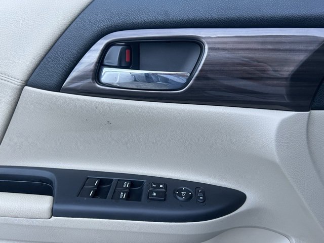 Used 2017 Honda Accord Base image 19