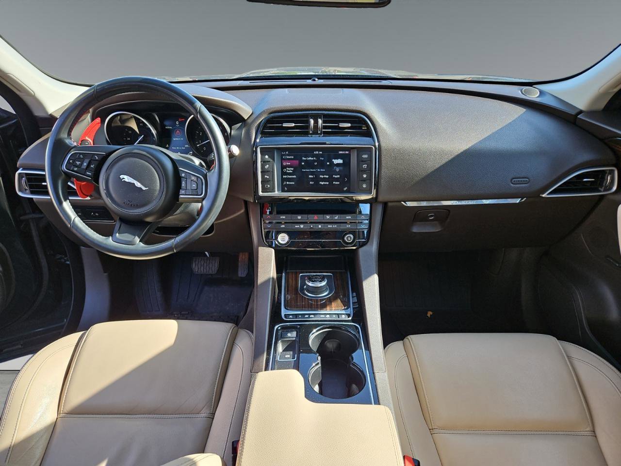 Used 2017 Jaguar F-PACE Prestige AWD/4WD image 10
