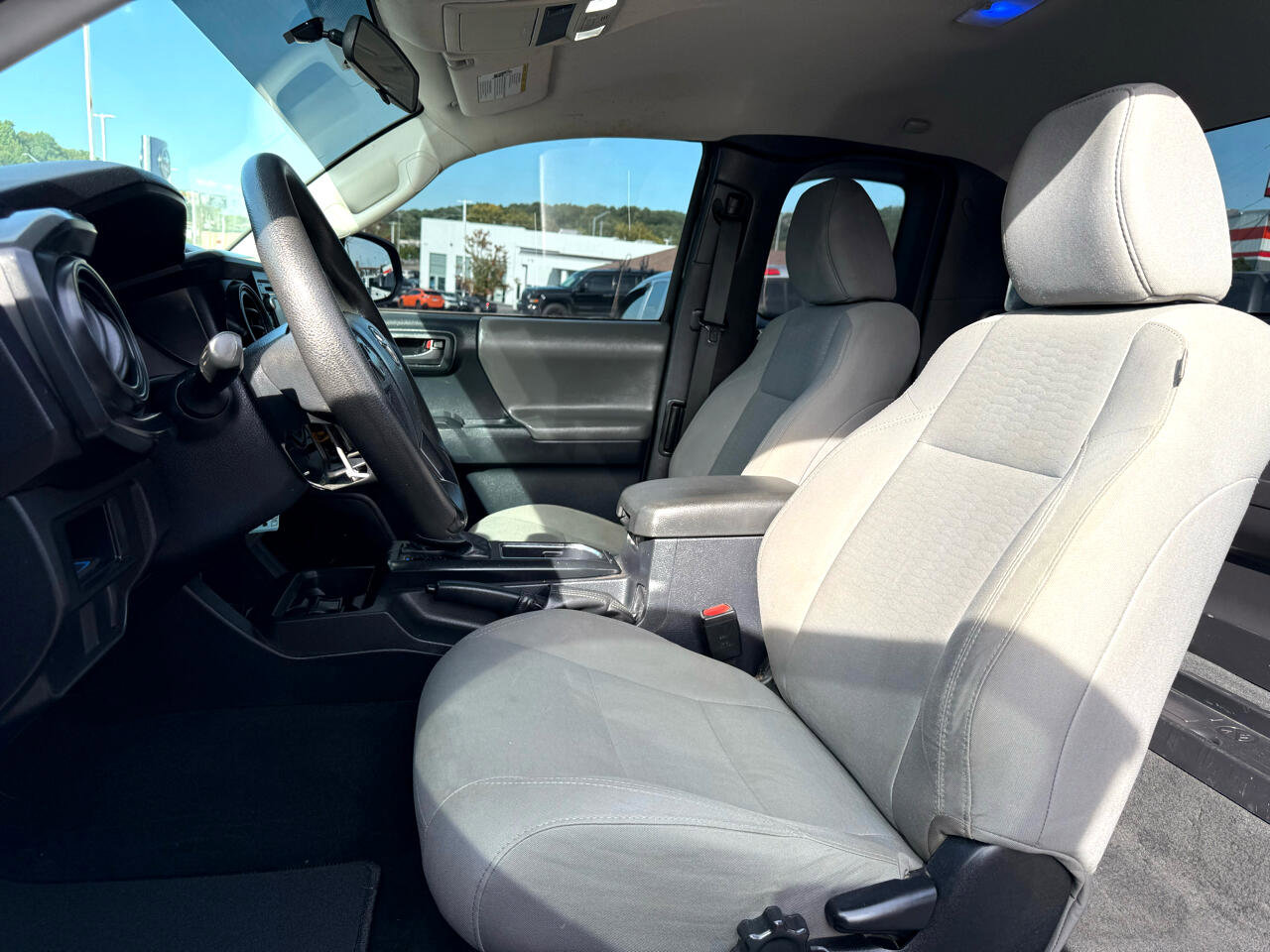 Used 2017 Toyota Tacoma SR image 16