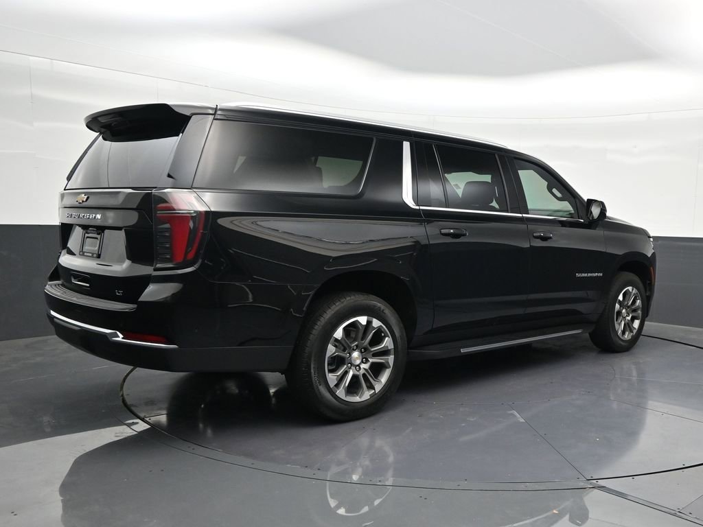 Used 2025 Chevrolet Suburban LT RWD image 5