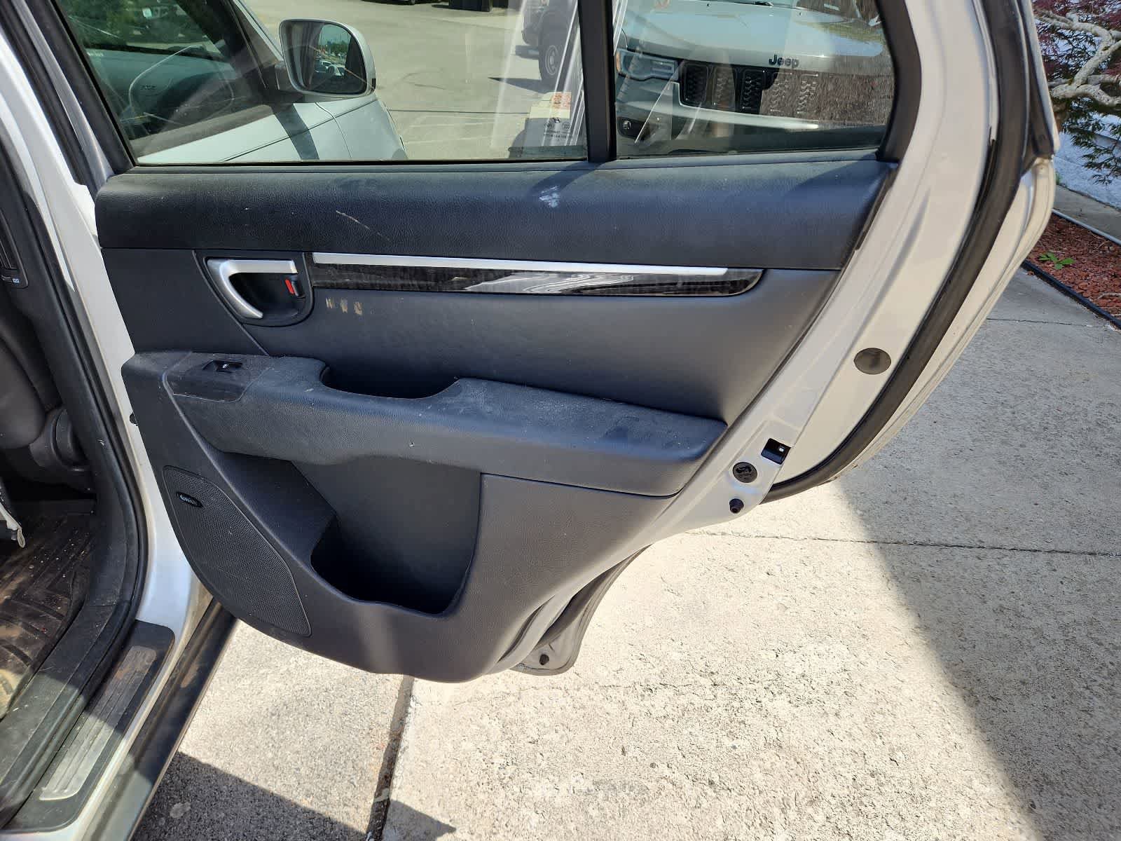Used 2009 Hyundai Santa Fe Limited FWD image 24