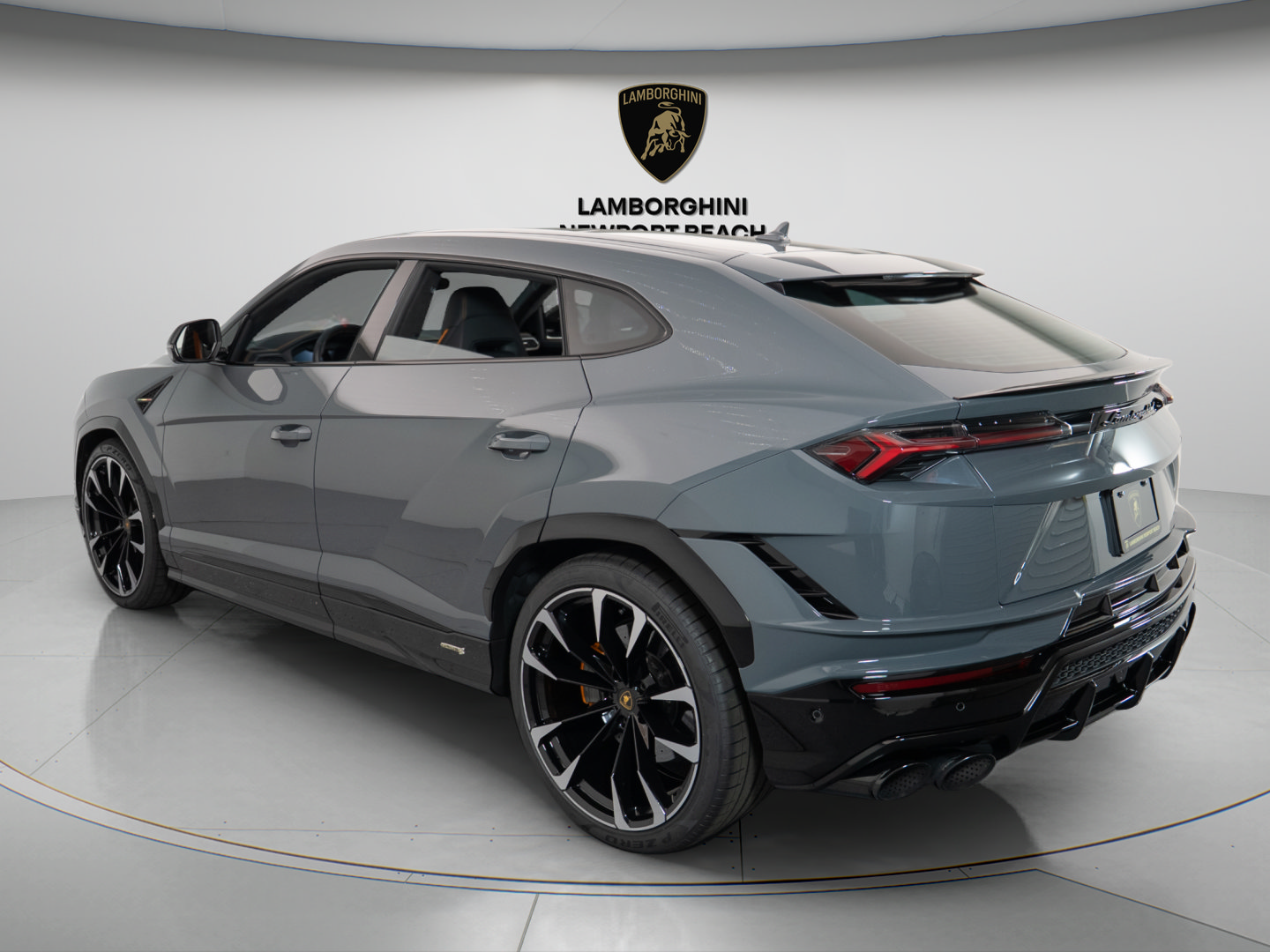 Used 2024 Lamborghini Urus S AWD/4WD image 5