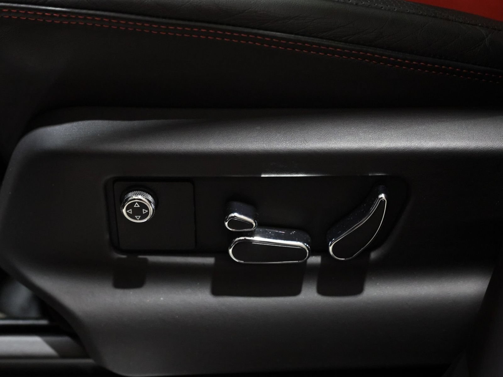 Used 2022 Bentley Bentayga AWD/4WD image 17