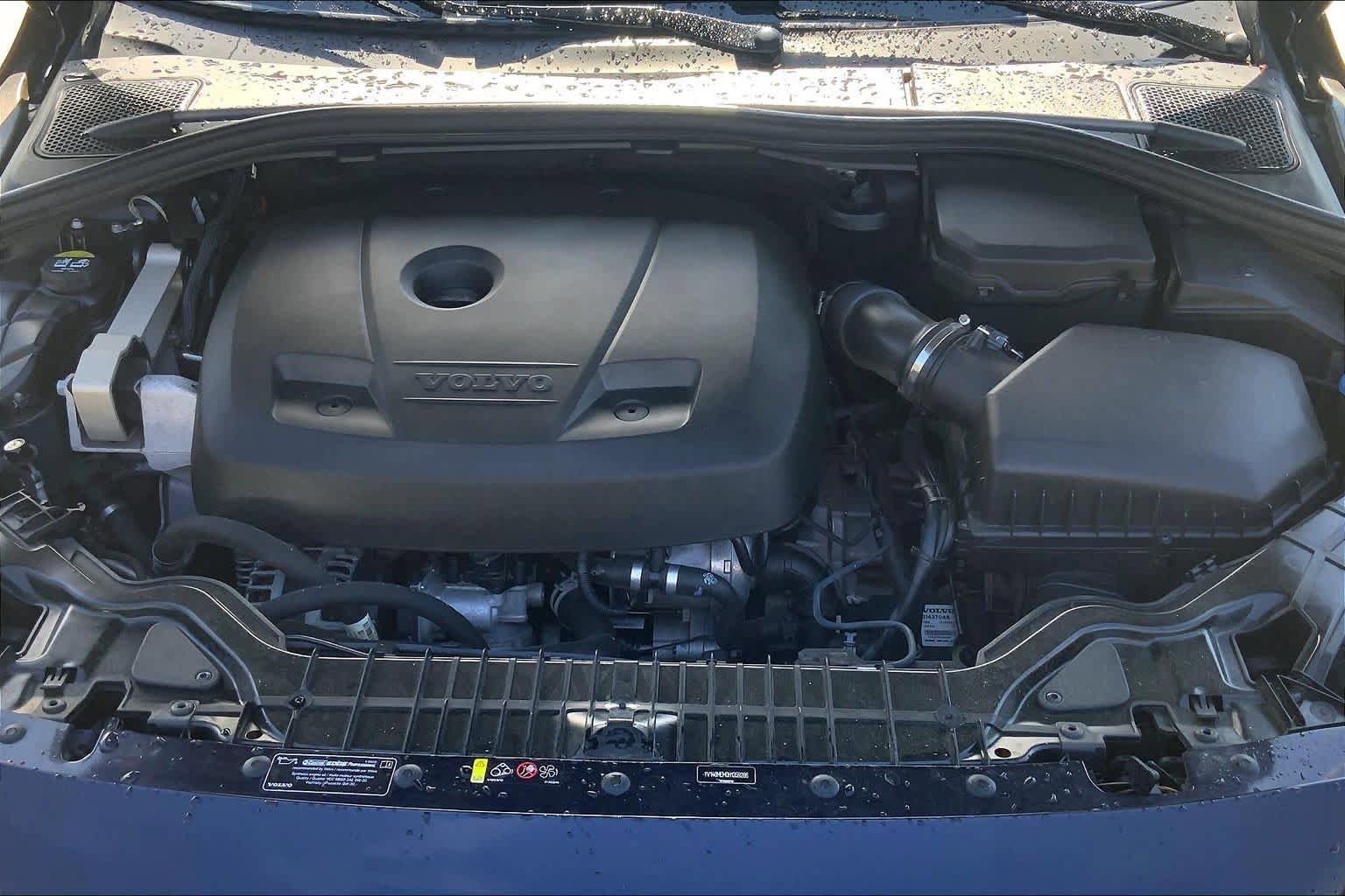 Used 2017 Volvo V60 T5 Platinum w/ Climate Package image 30