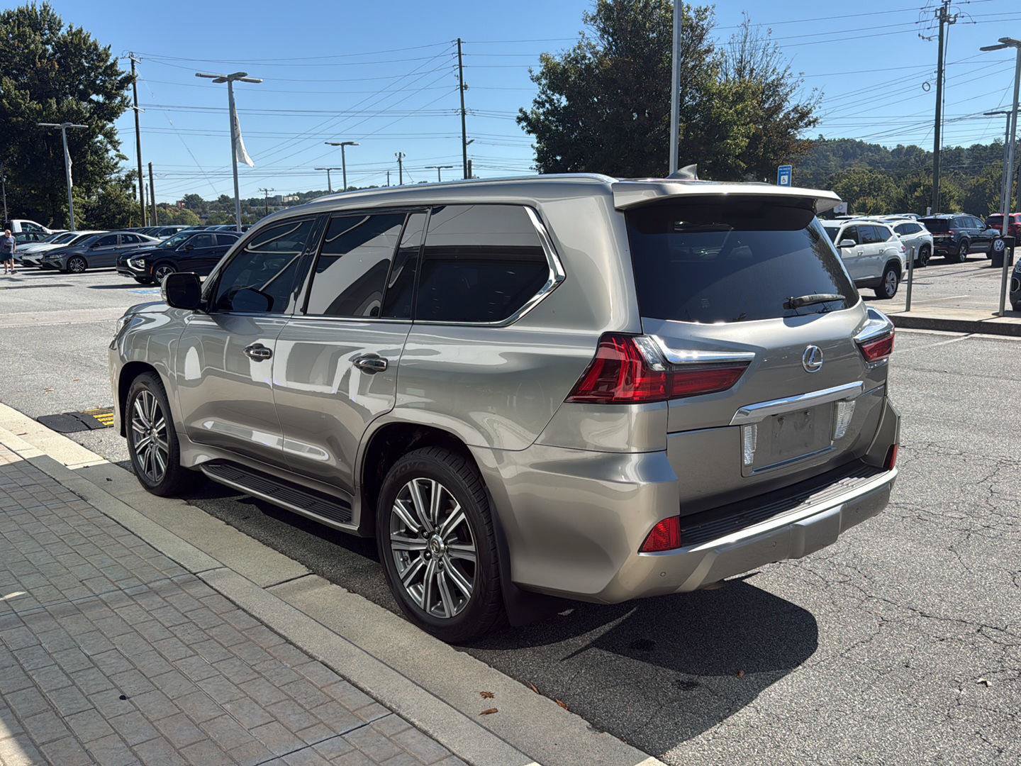 Used 2016 Lexus LX 570 4WD w/ Luxury Package image 5