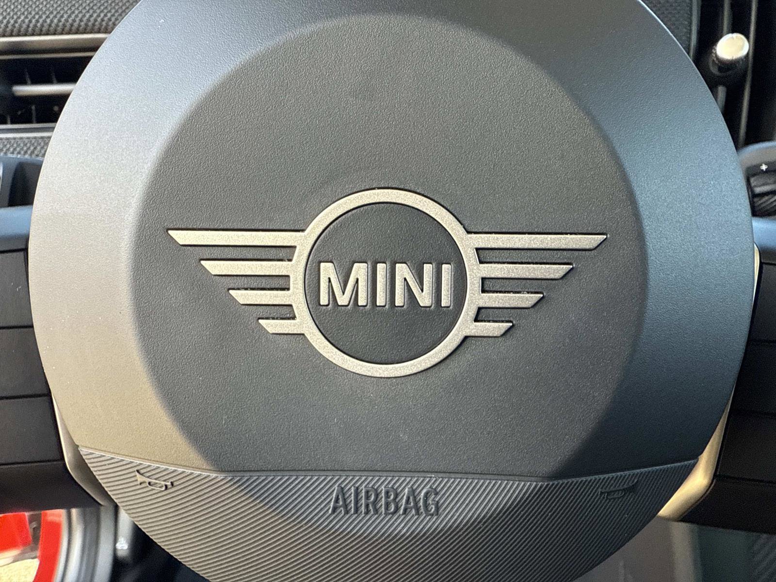 Certified 2025 MINI Cooper S FWD image 29
