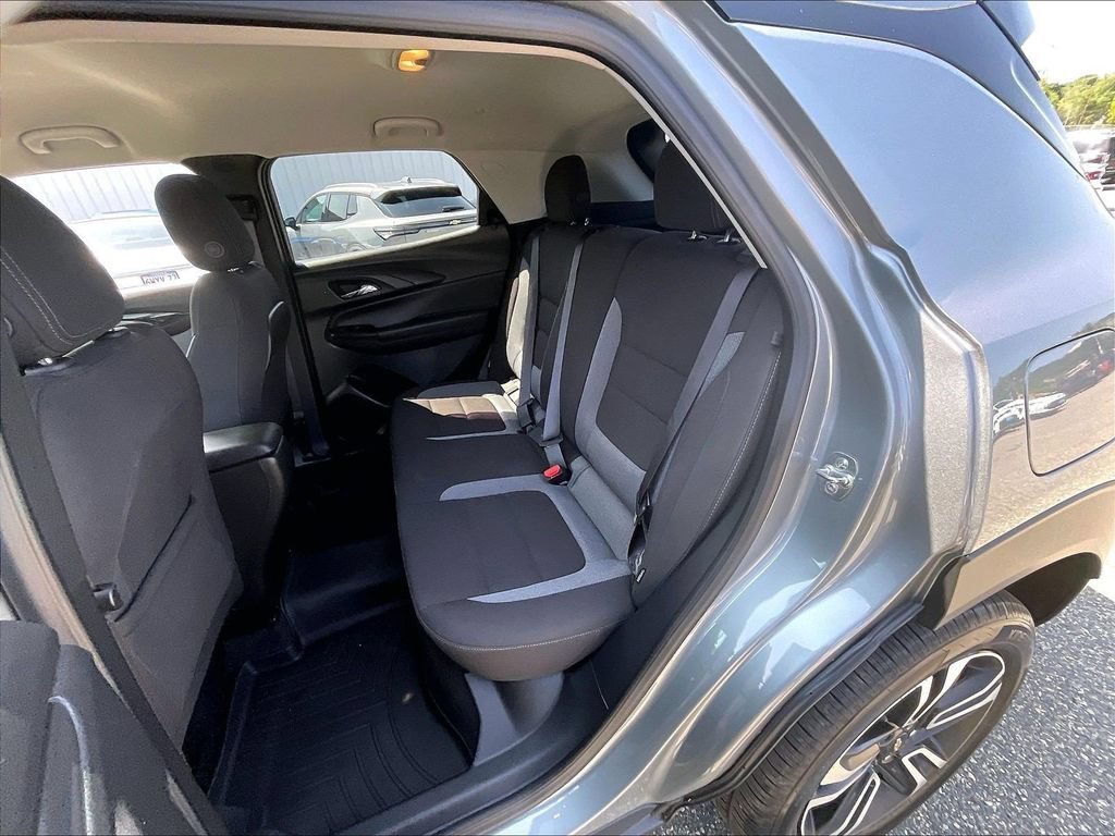 Used 2024 Chevrolet TrailBlazer LT w/ LT Cold Weather Package AWD/4WD image 15