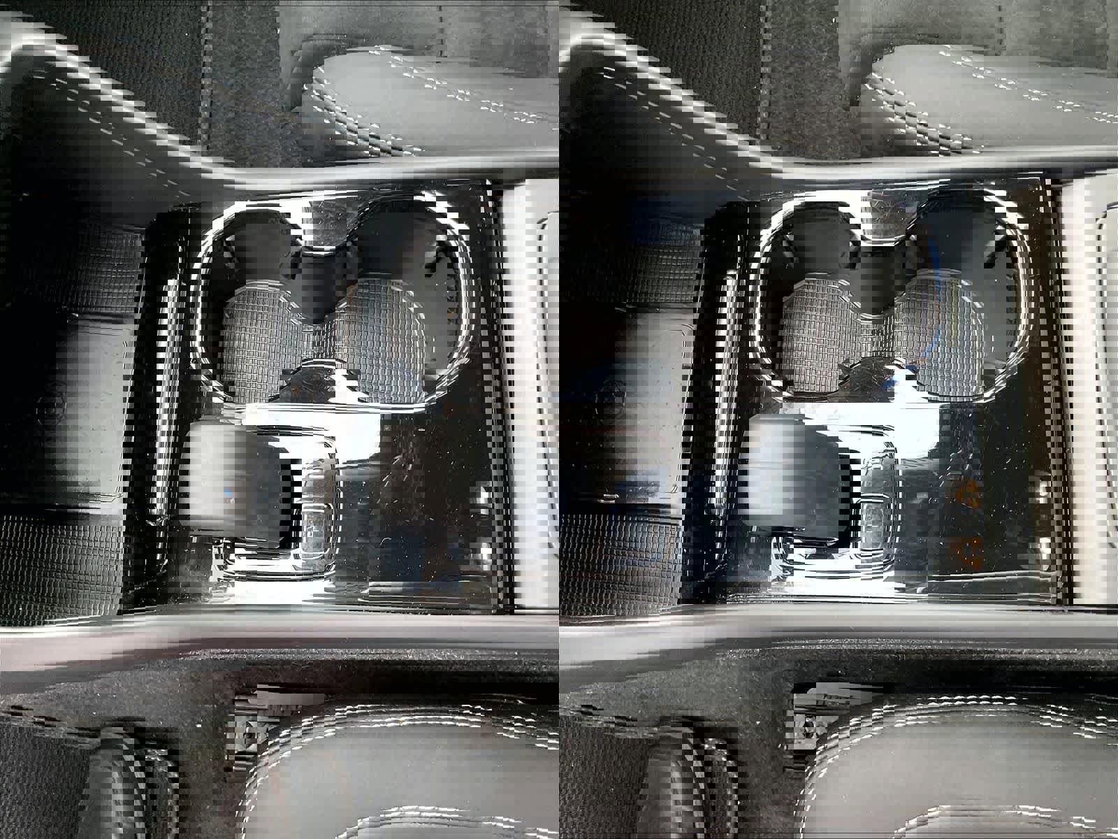 Used 2023 Volvo C40 P8 Recharge Ultimate image 20