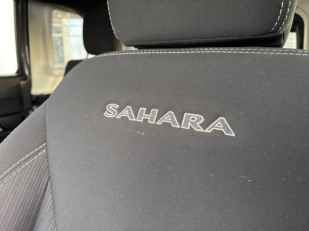 Used 2018 Jeep Wrangler Unlimited Sahara image 16