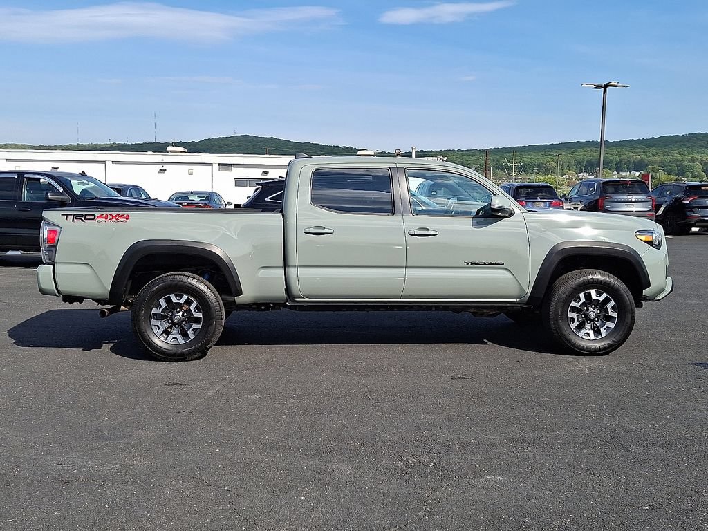 Used 2023 Toyota Tacoma TRD Off-Road w/ Technology Package AWD/4WD image 7