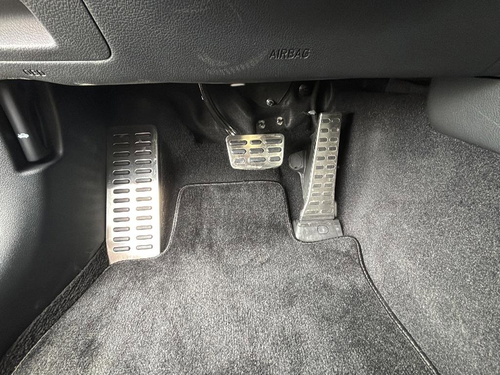 Certified 2025 Genesis G70 2.5T w/ Sport Prestige Package image 18