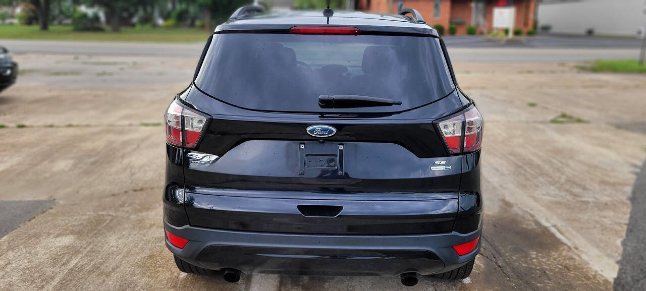 Used 2018 Ford Escape SE w/ SE Sport Appearance Package AWD/4WD image 8