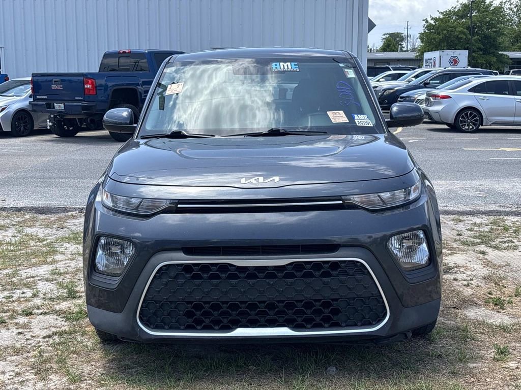 Used 2022 Kia Soul LX FWD image 2