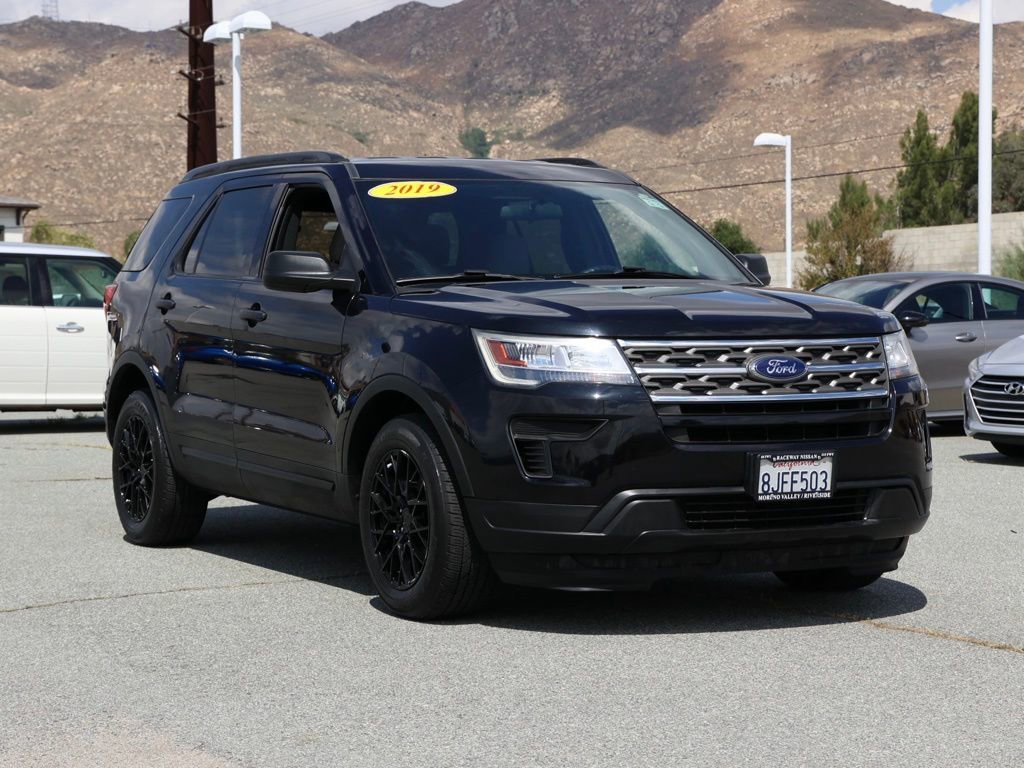 Used 2019 Ford Explorer FWD image 2