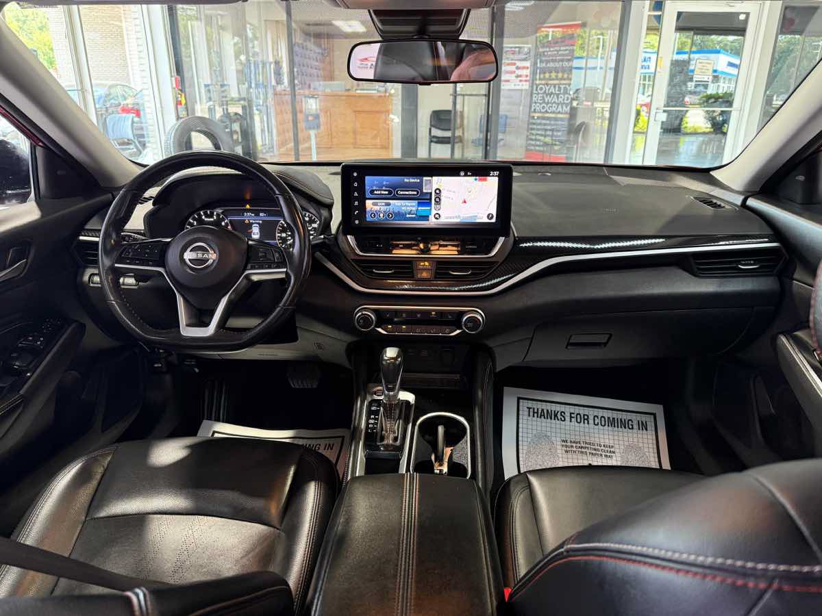 Used 2023 Nissan Altima 2.5 SR w/ SR Premium Package FWD image 23