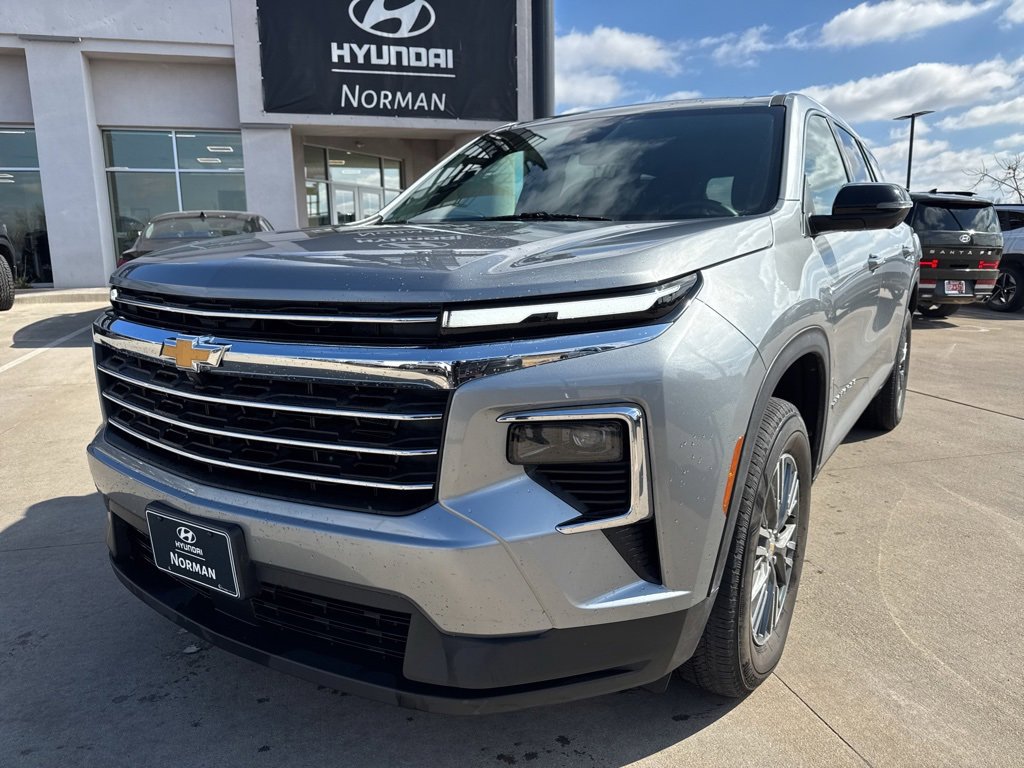 Used 2024 Chevrolet Traverse LT