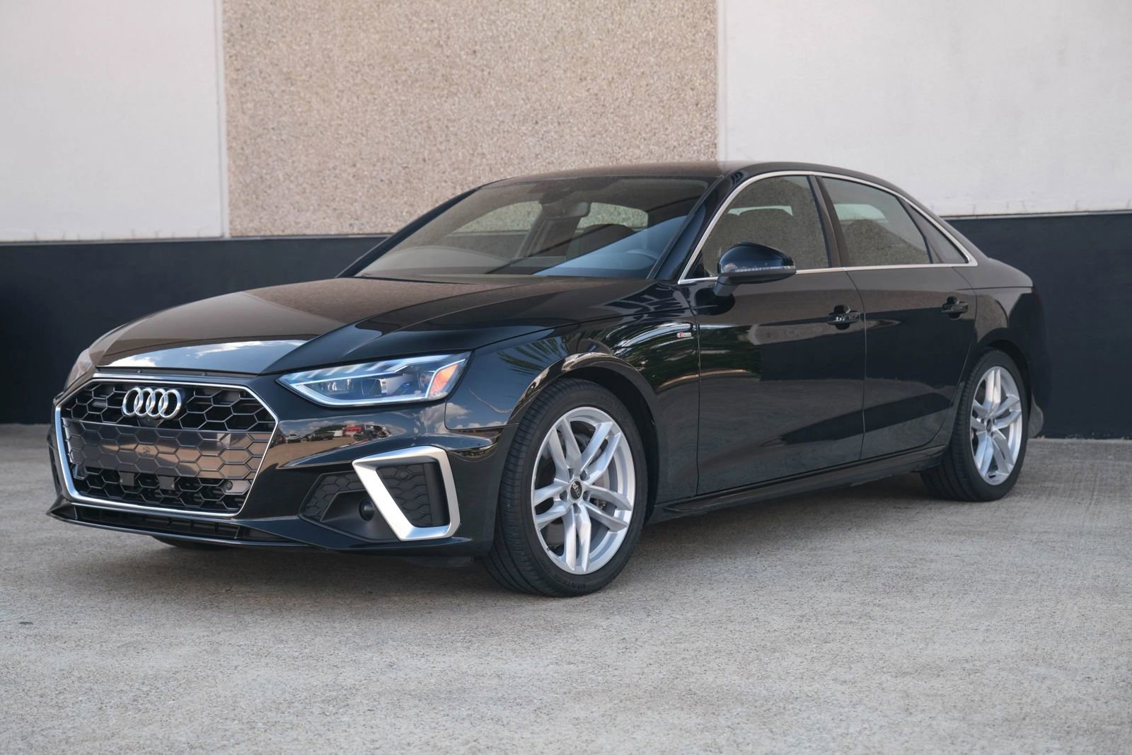 Used 2024 Audi A4 2.0T Premium Plus image 4