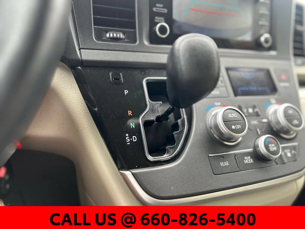 Used 2020 Toyota Sienna L FWD image 18