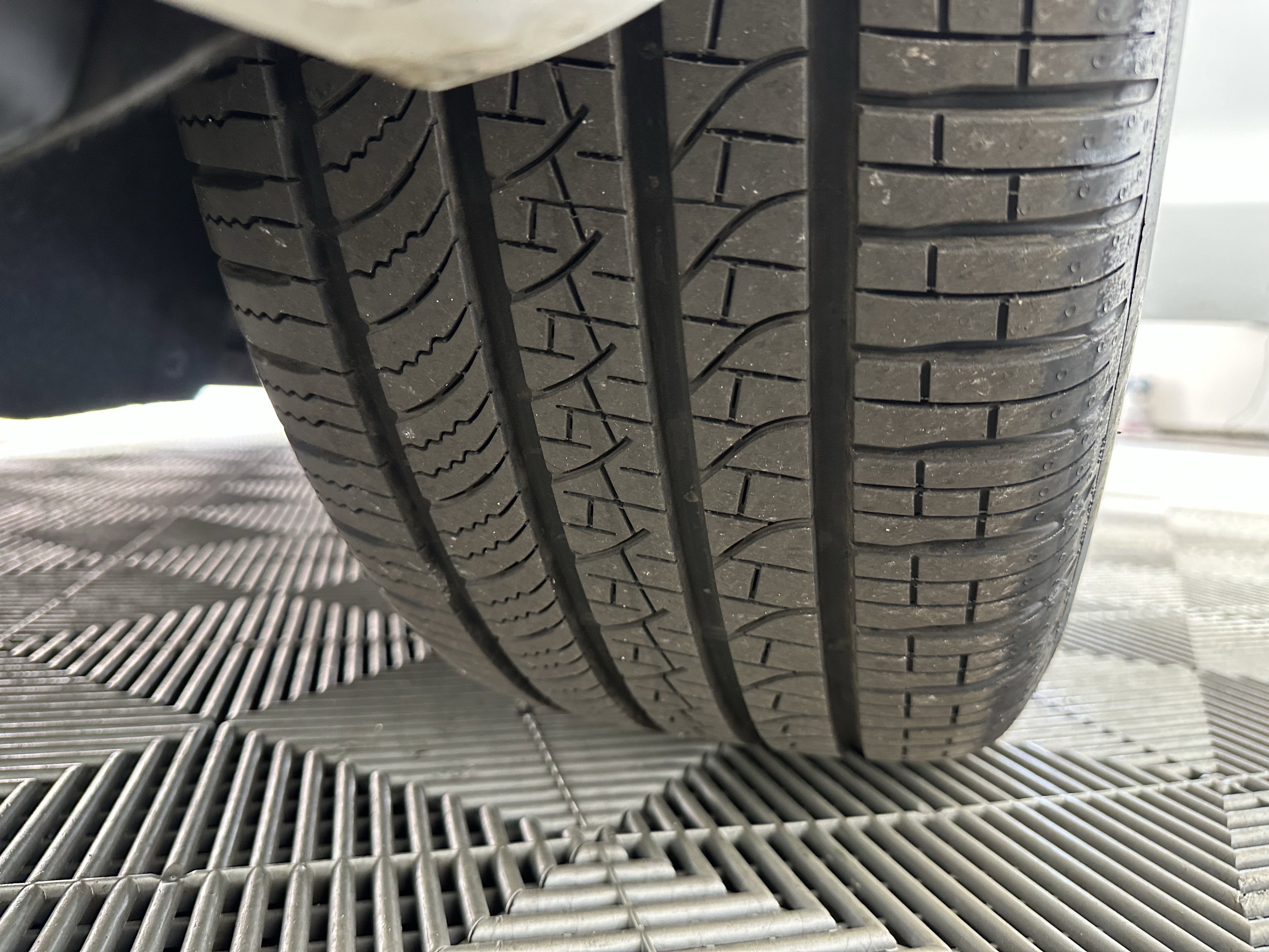 Used 2025 Chrysler Pacifica Limited image 13