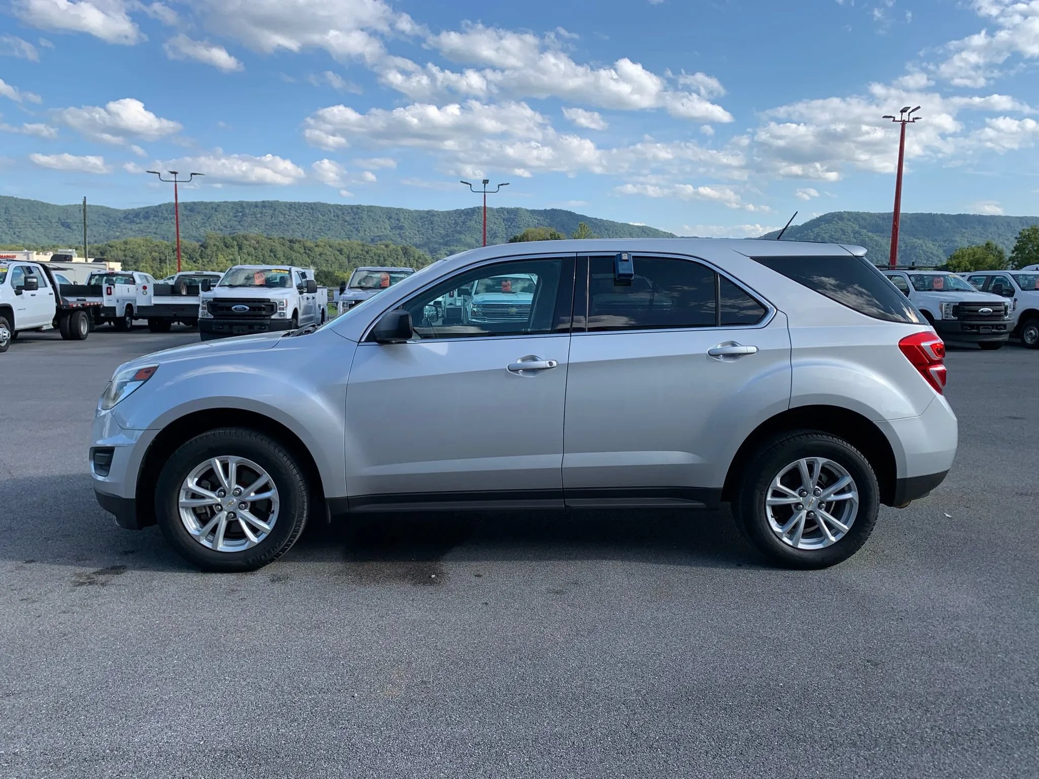 Used 2017 Chevrolet Equinox LS AWD/4WD image 5
