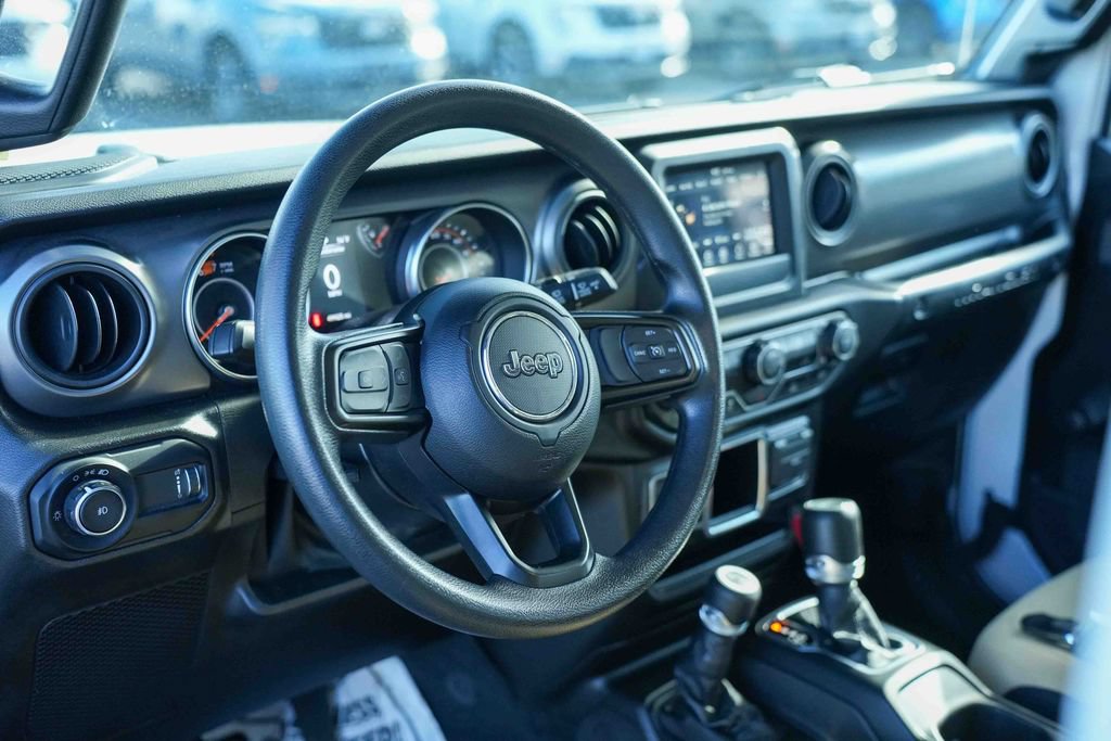 Used 2023 Jeep Wrangler Unlimited Sport AWD/4WD image 19