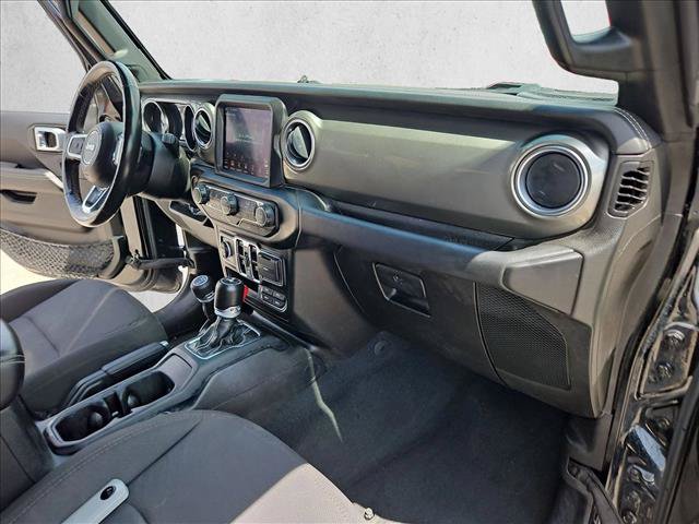 Used 2023 Jeep Wrangler Unlimited Sahara w/ Cold Weather Group AWD/4WD image 19