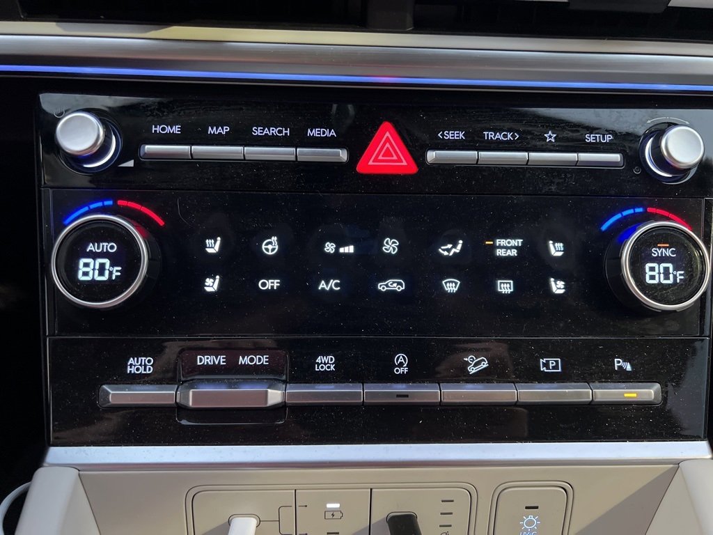 Used 2024 Hyundai Santa Fe Limited image 10