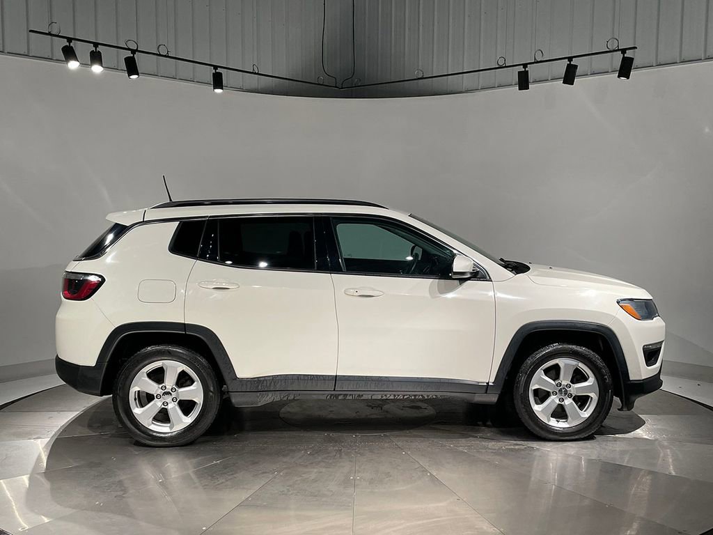 Used 2019 Jeep Compass Latitude w/ Safety & Security Group image 10