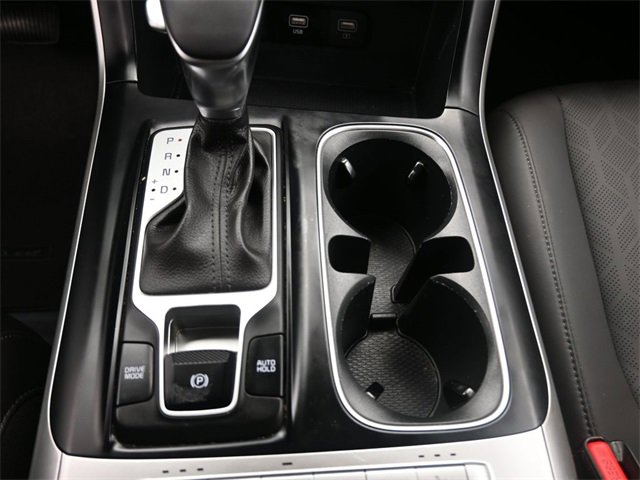 Used 2024 Kia Carnival LX image 9