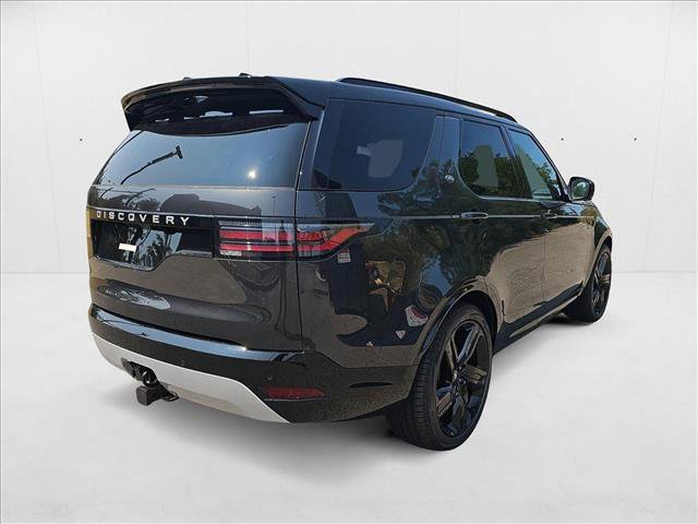 New 2024 Land Rover Discovery Metropolitan Edition image 2