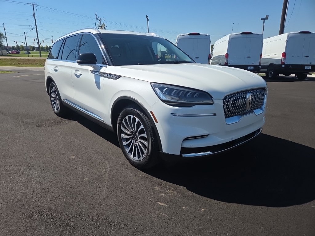 Used 2024 Lincoln Aviator 2WD w/ Premium Package image 23