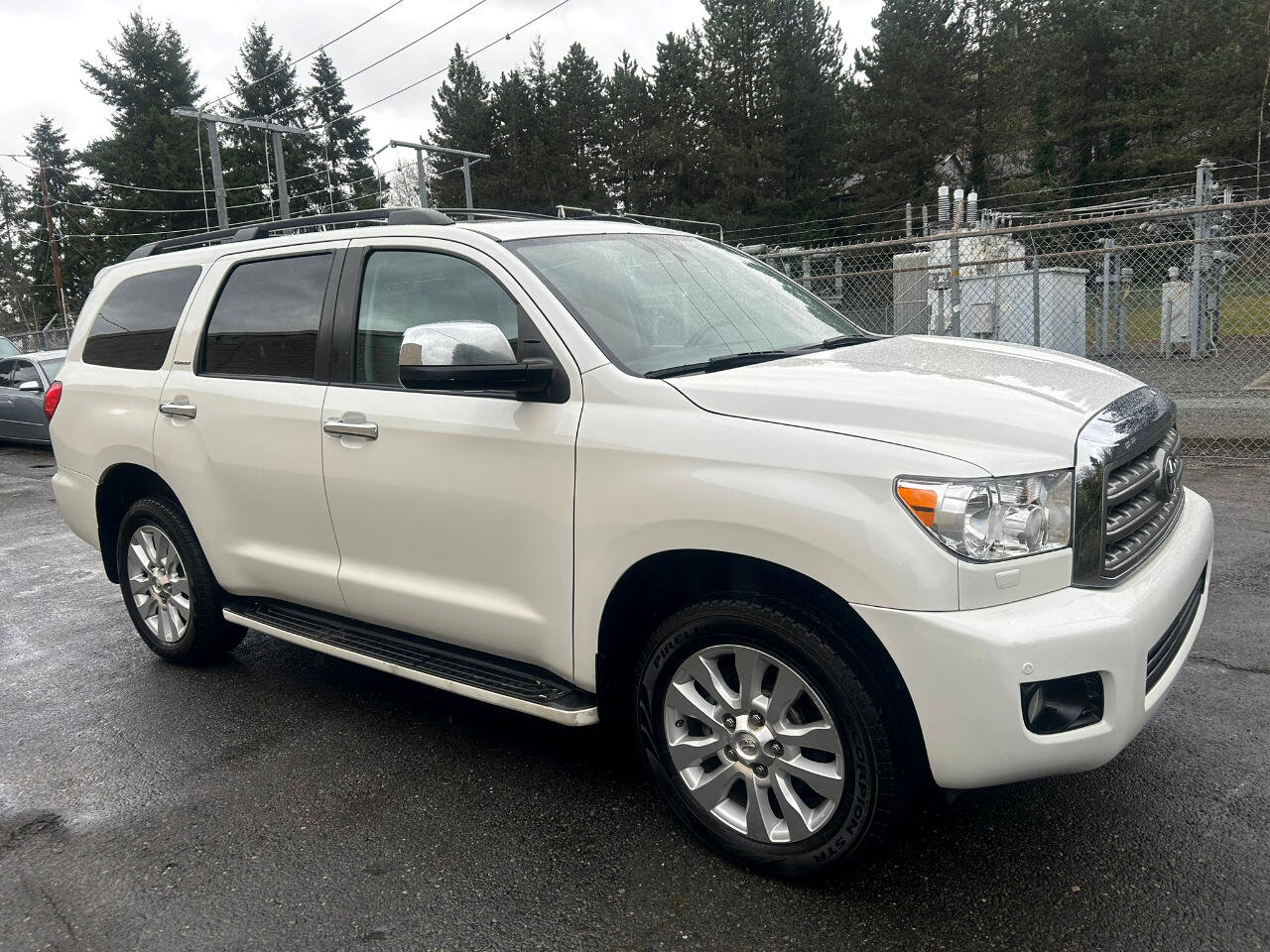 Used 2014 Toyota Sequoia Platinum image 3