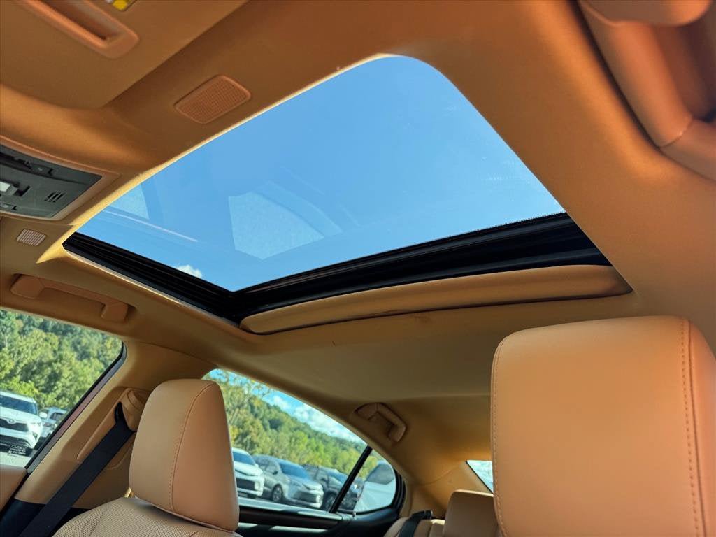 Used 2022 Lexus ES 300h w/ Premium Package FWD image 17