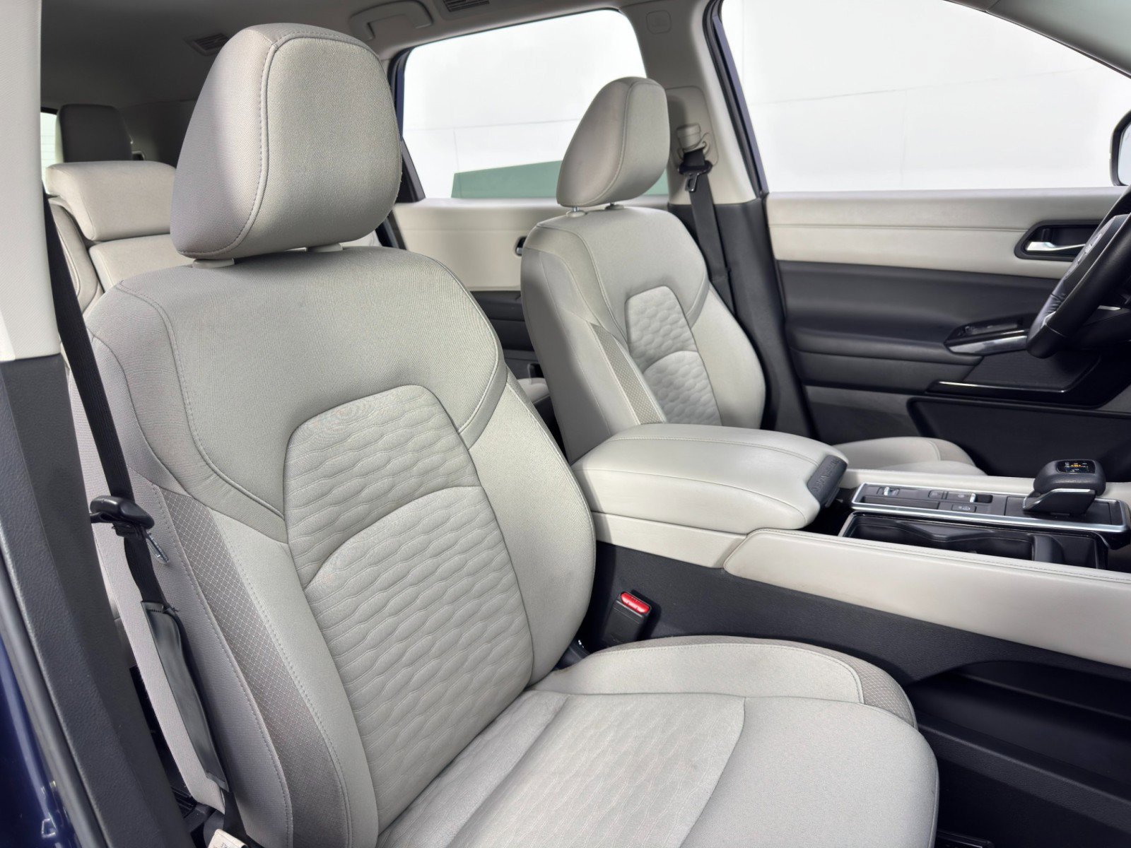 Used 2022 Nissan Pathfinder SV image 32