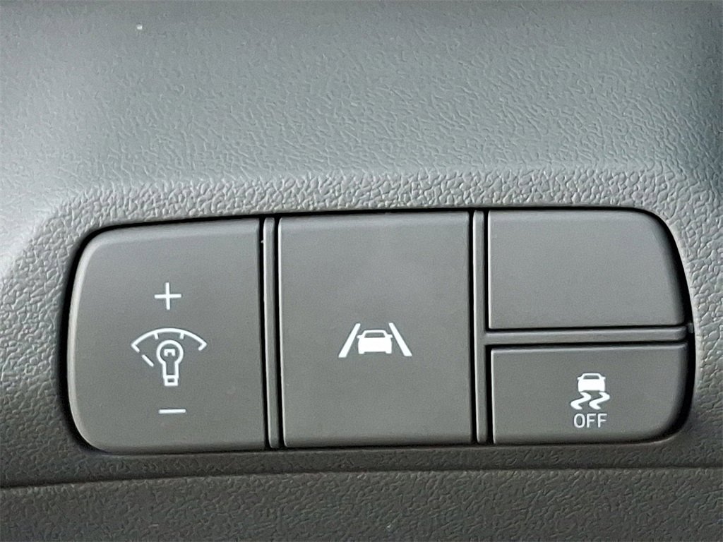 Used 2023 Hyundai Elantra SEL w/ Cargo Package image 26