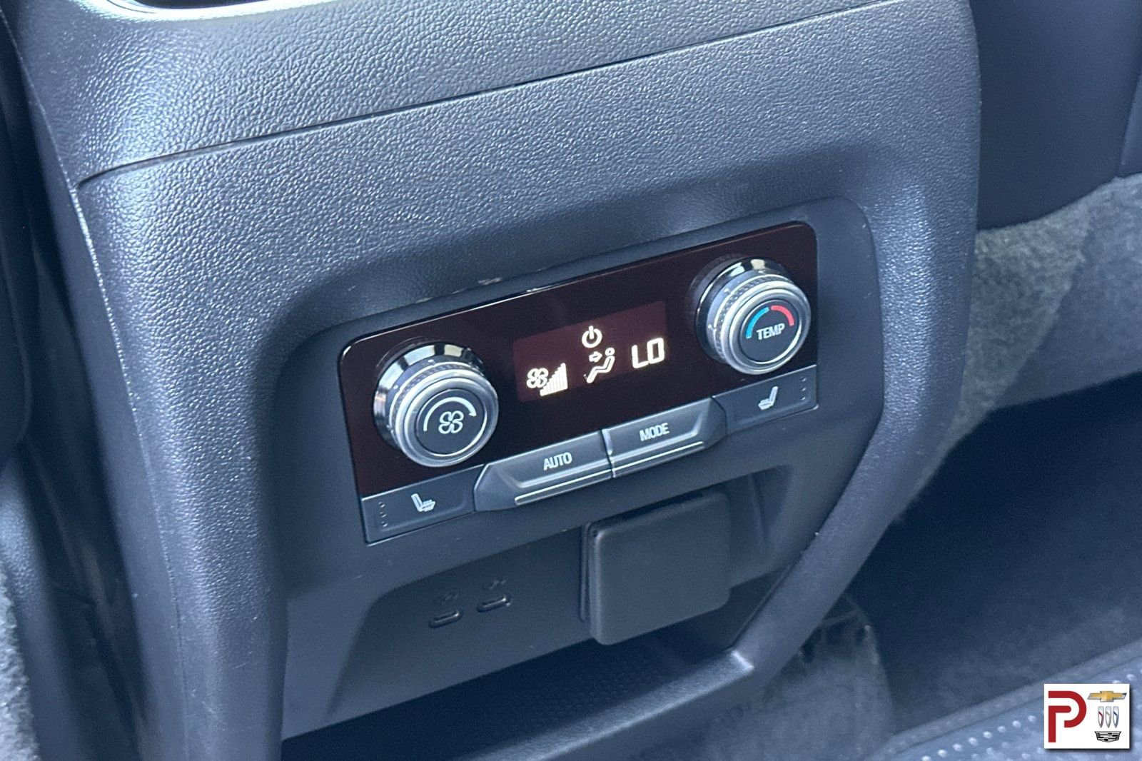 Used 2024 GMC Acadia Denali image 14