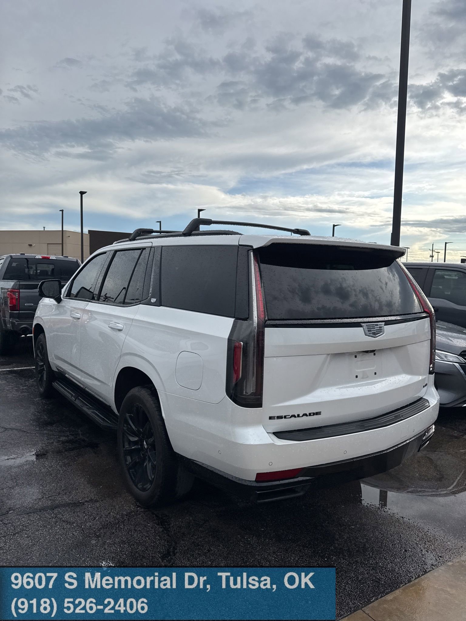 Used 2023 Cadillac Escalade Sport w/ LPO, ONYX Package image 4