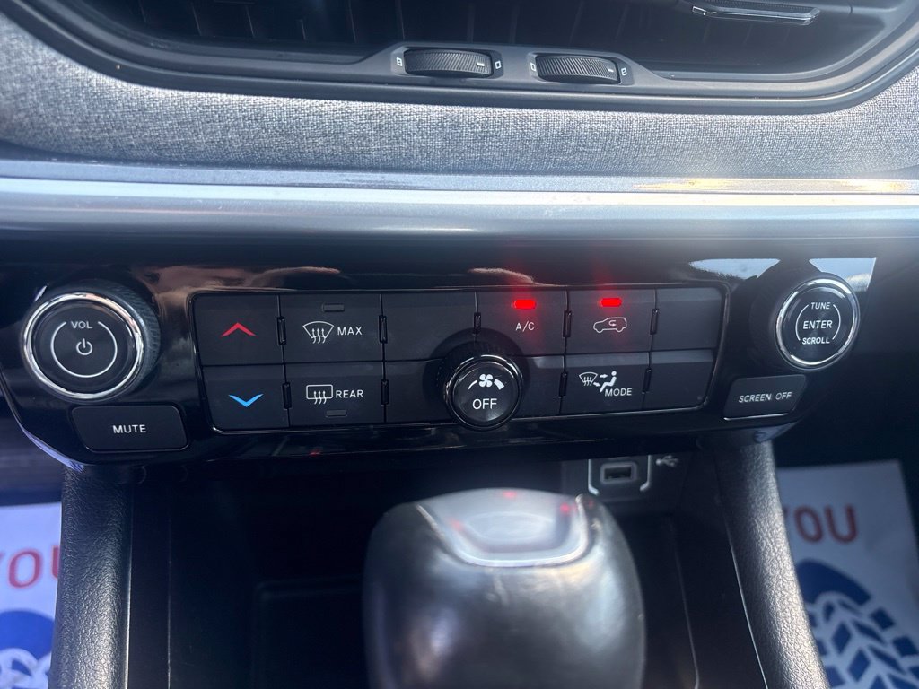 Certified 2023 Jeep Compass Latitude w/ Sun and Sound Group AWD/4WD image 23