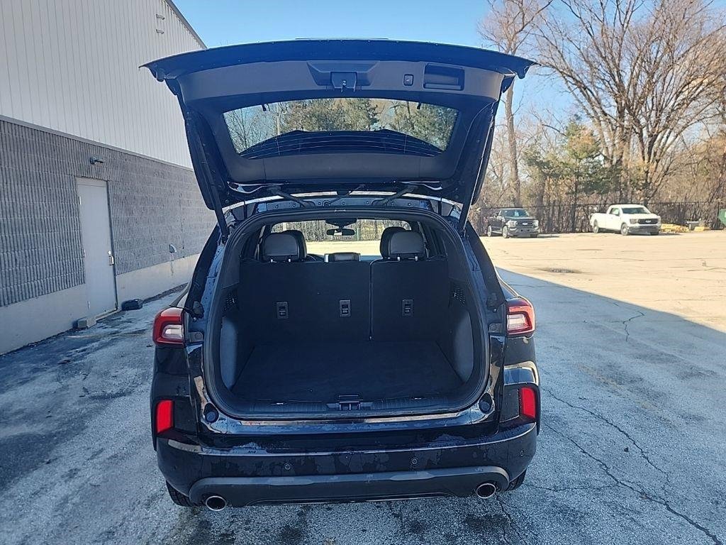 Certified 2023 Ford Escape ST-Line Select w/ Tech Pack #1 image 8