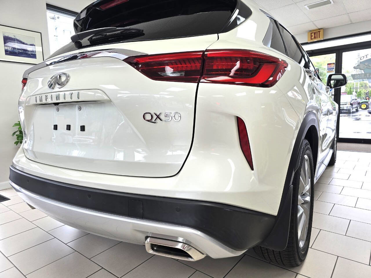 Used 2021 INFINITI QX50 Luxe w/ Cargo Package image 15