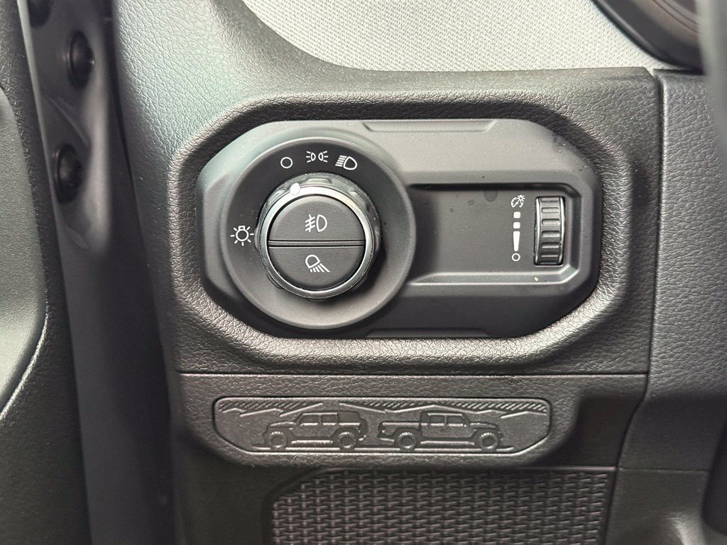 Used 2024 Jeep Gladiator Sport AWD/4WD image 10