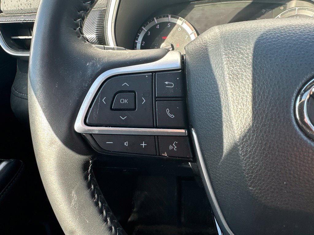 Used 2023 Toyota Highlander XSE AWD/4WD image 37