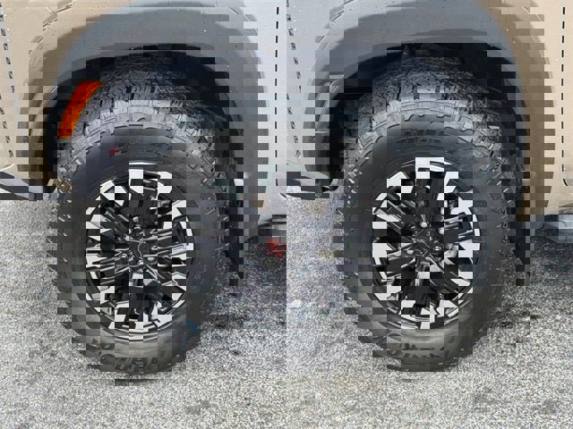 Used 2023 Nissan Frontier PRO-4X w/ Pro Convenience Package image 13