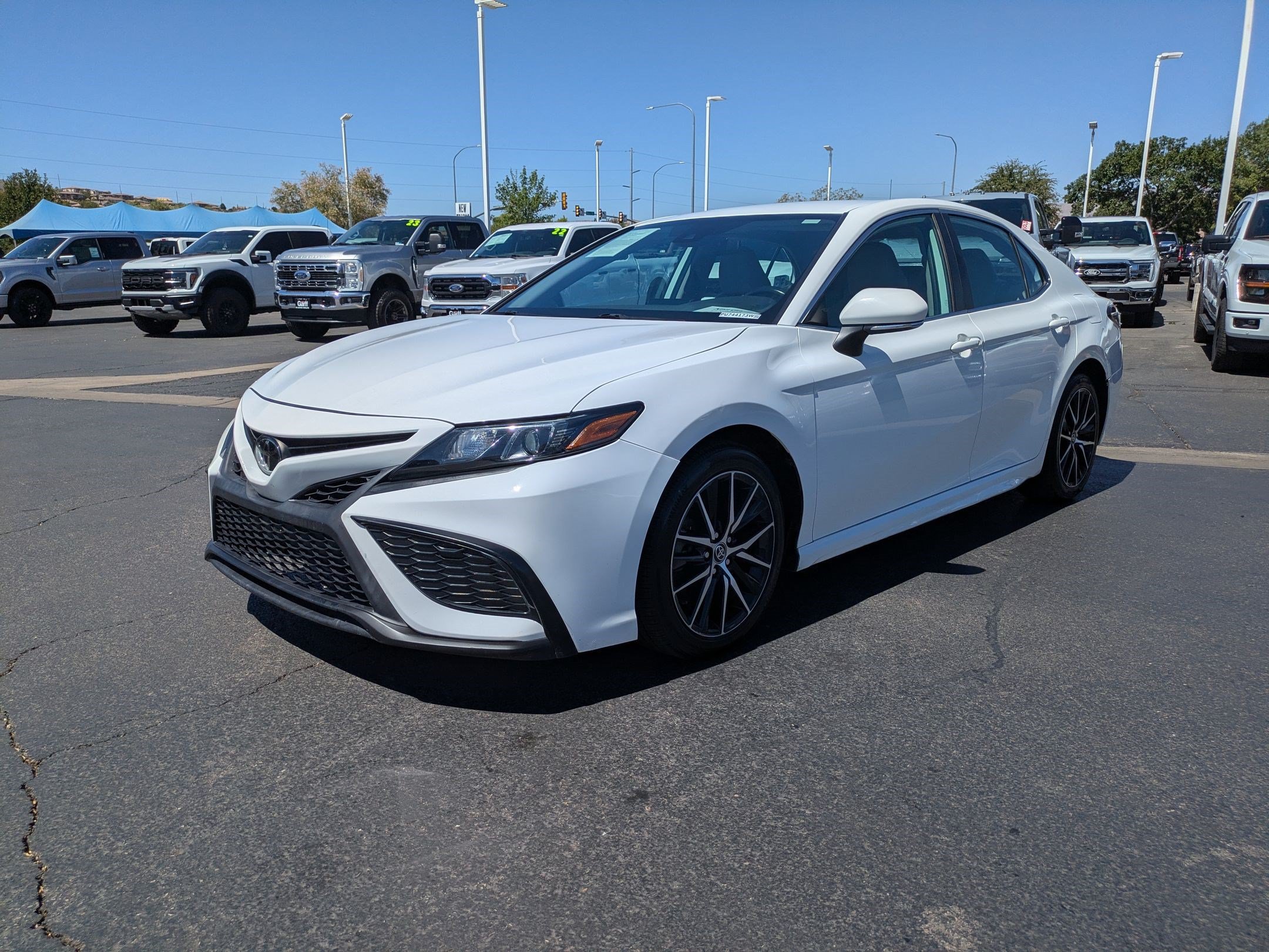Used 2023 Toyota Camry SE FWD image 7