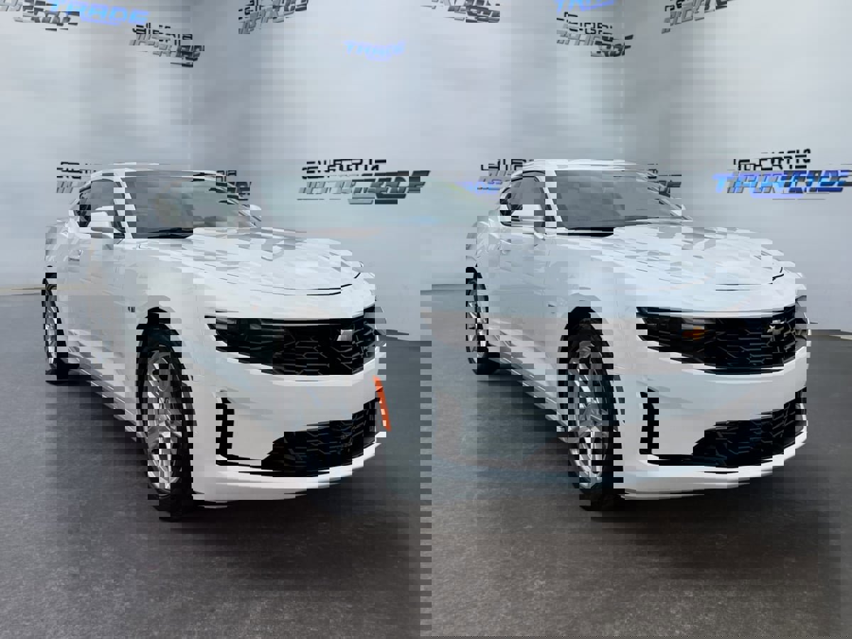 Used 2023 Chevrolet Camaro LT image 3